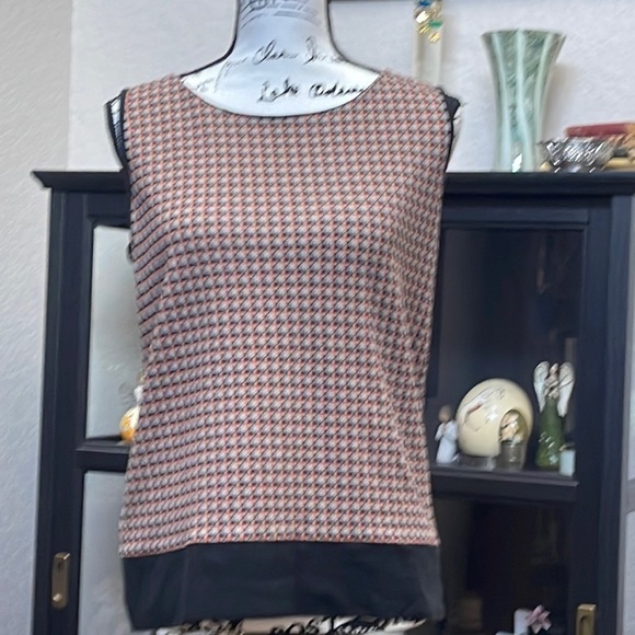 502- Ann Taylor NWOT Size Medium Black, Orange & Tan sleeveless top. - Picture 1 of 5